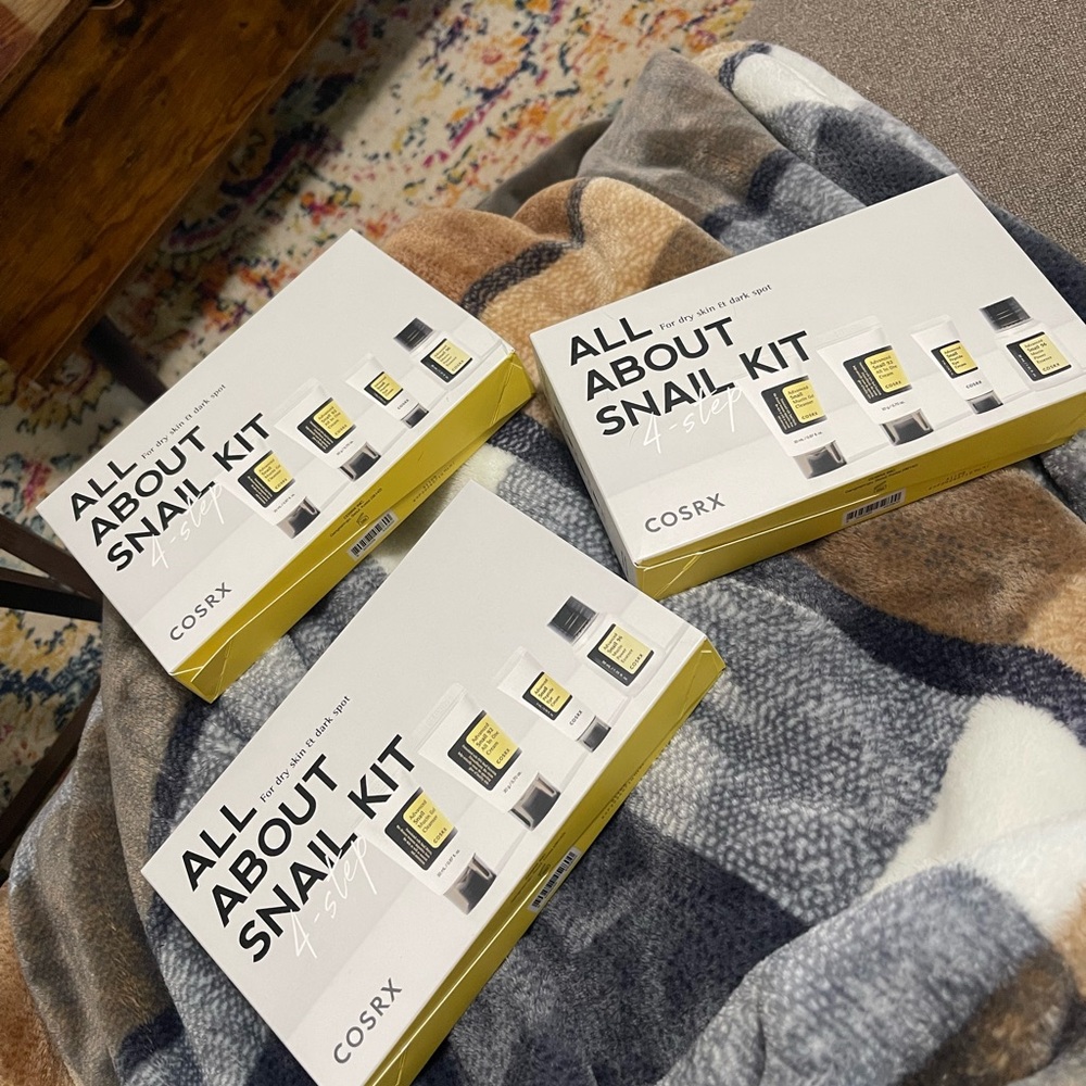 COS All About Snail Kit in White and Yellow